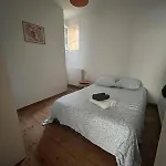Сasa de vacaciones Quiet House For 12 People Near Cité