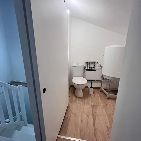 Quiet House For 12 People Near Cite *