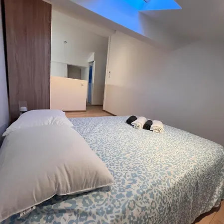 Quiet House For 12 People Near Cite