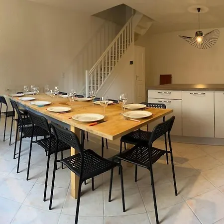 Quiet House For 12 People Near Cite Nyaraló