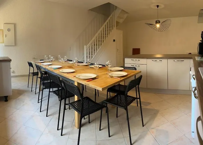 Quiet House For 12 People Near Cite Holiday home