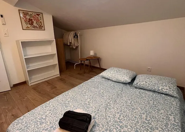 Quiet House For 12 People Near Cite Будинок відпочинку
