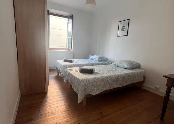 Quiet House For 12 People Near Cite *