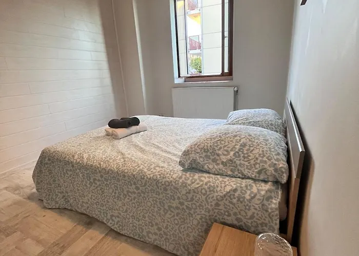 Будинок відпочинку Quiet House For 12 People Near Cite Каркассонн