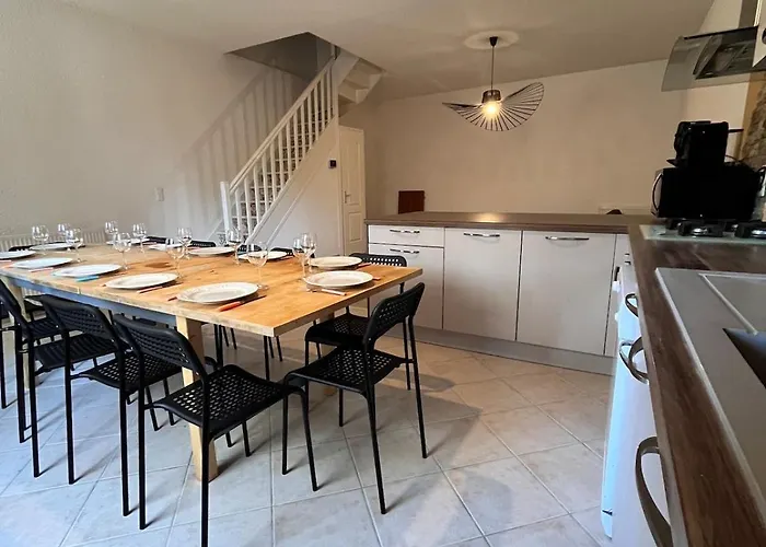 Quiet House For 12 People Near Cite *