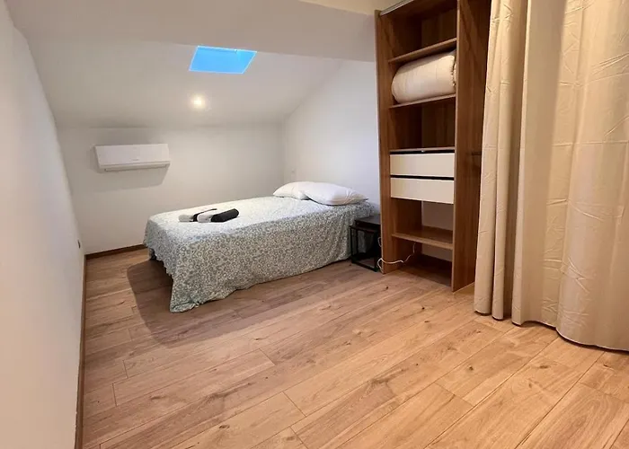 Quiet House For 12 People Near Cite Будинок відпочинку