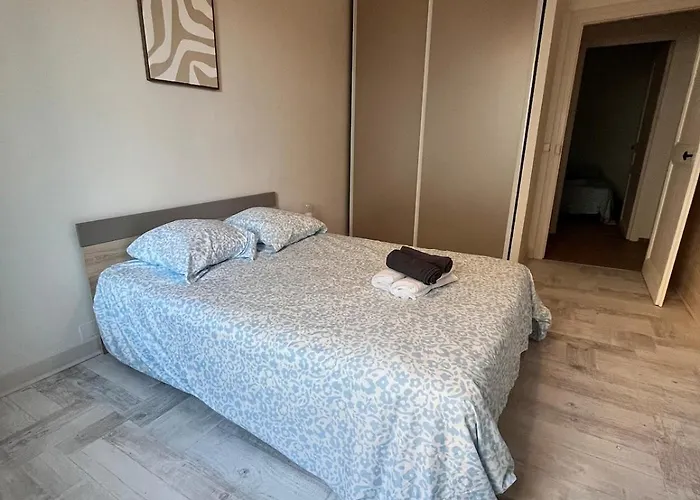 Holiday home Quiet House For 12 People Near Cite *